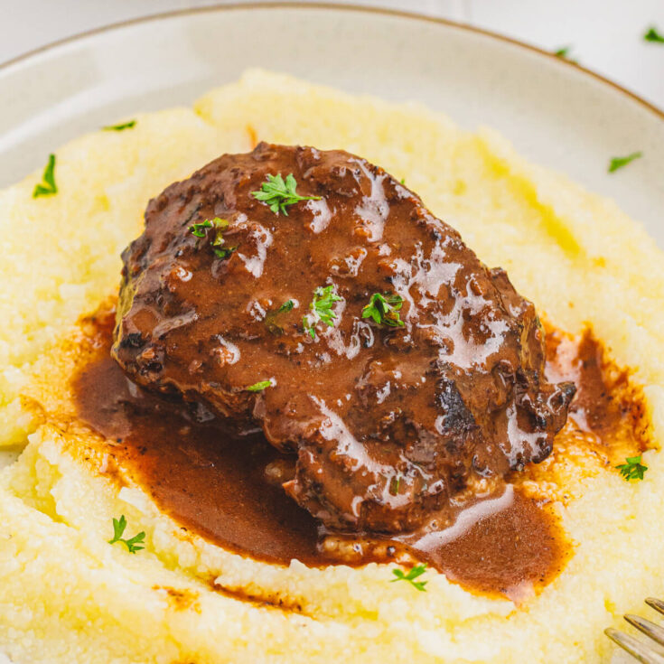 Red Wine Braised Angus Beef Cheeks with Mashed Potatoes